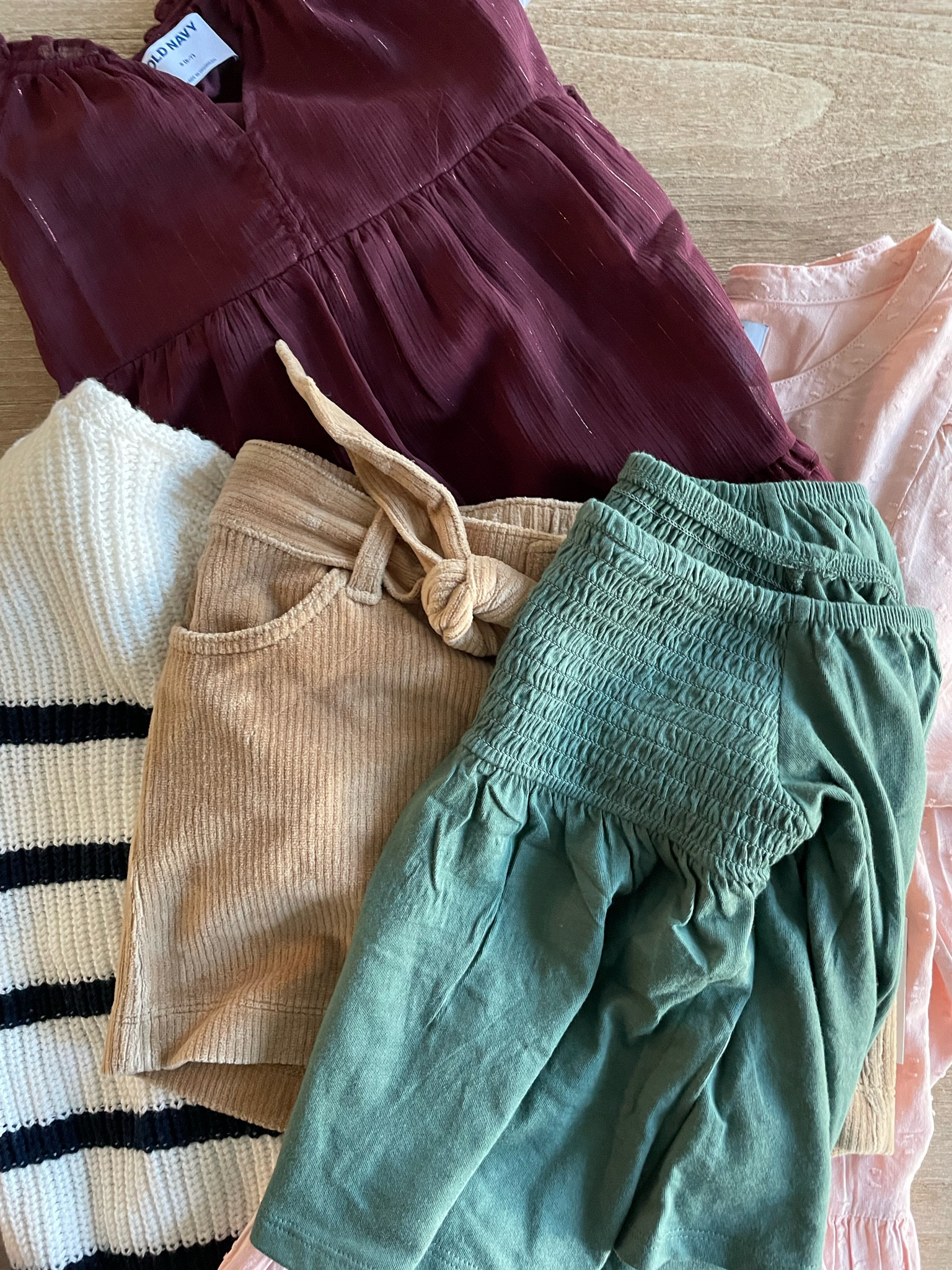 Fall finds little girls 
Kids fall outfits 
Family fall photo outfits 