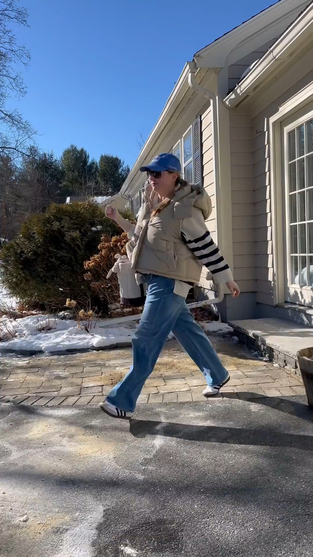 It’s a beautiful day to.. not wear leggings, ladies!! Take the risk. These Mother jeans are just as comfortable (and I even found them on sale!) and I promise you won’t miss your oversized tee in this Free People zip top! 

#LTKSaleAlert #LTKMidsize