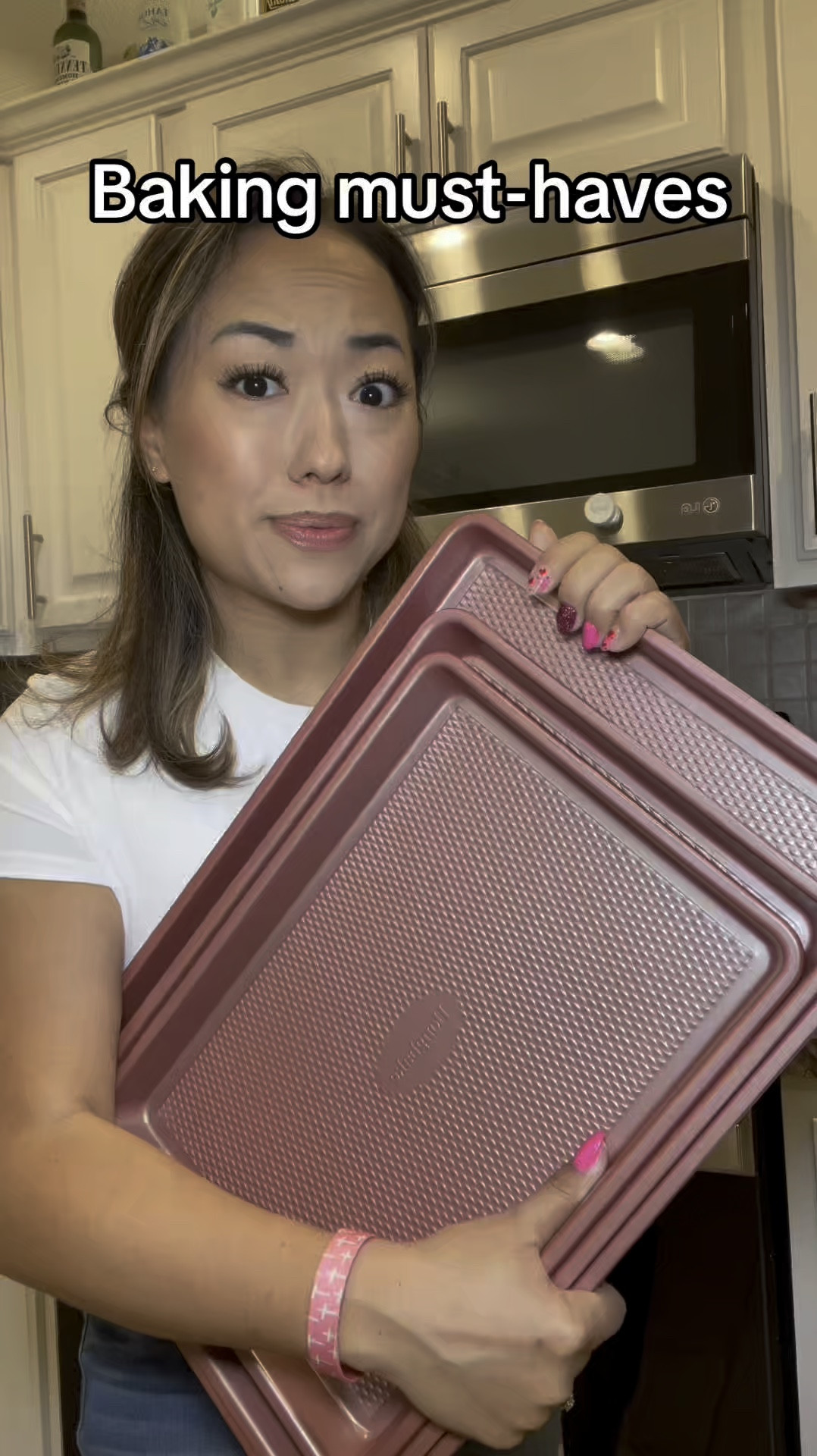 The perfect baking sheets that nothing sticks to! Perfect for baking cookies, making cheese crisps, or baking the best cinnamon rolls 

 #LTKGiftGuide #LTKFindsUnder50

#LTKHome