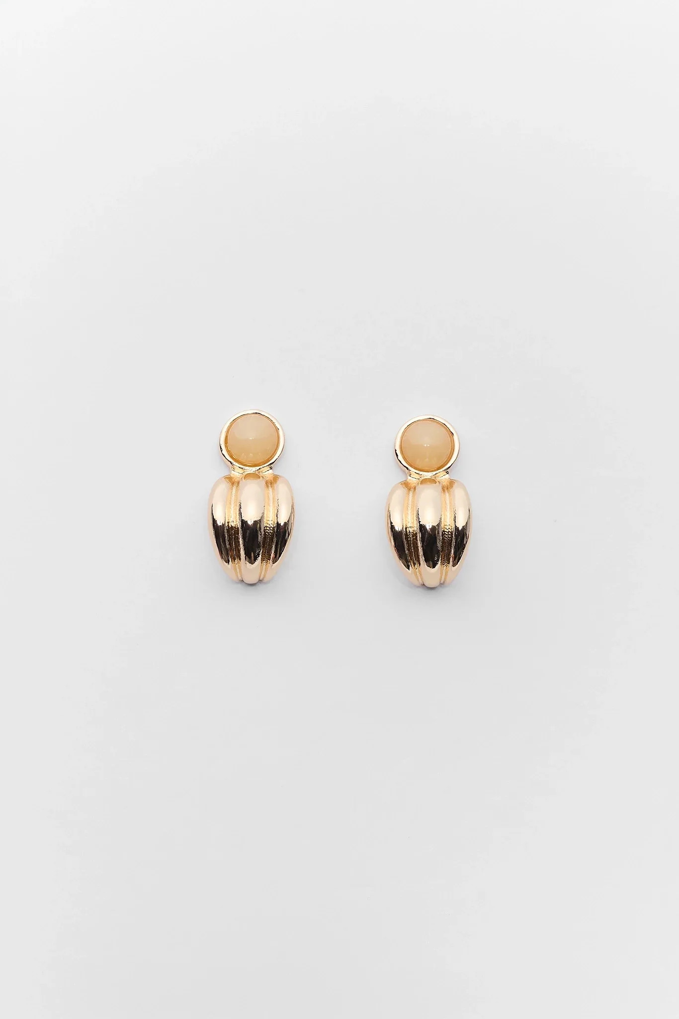 Gold Fluted Stud Earrings | Avara