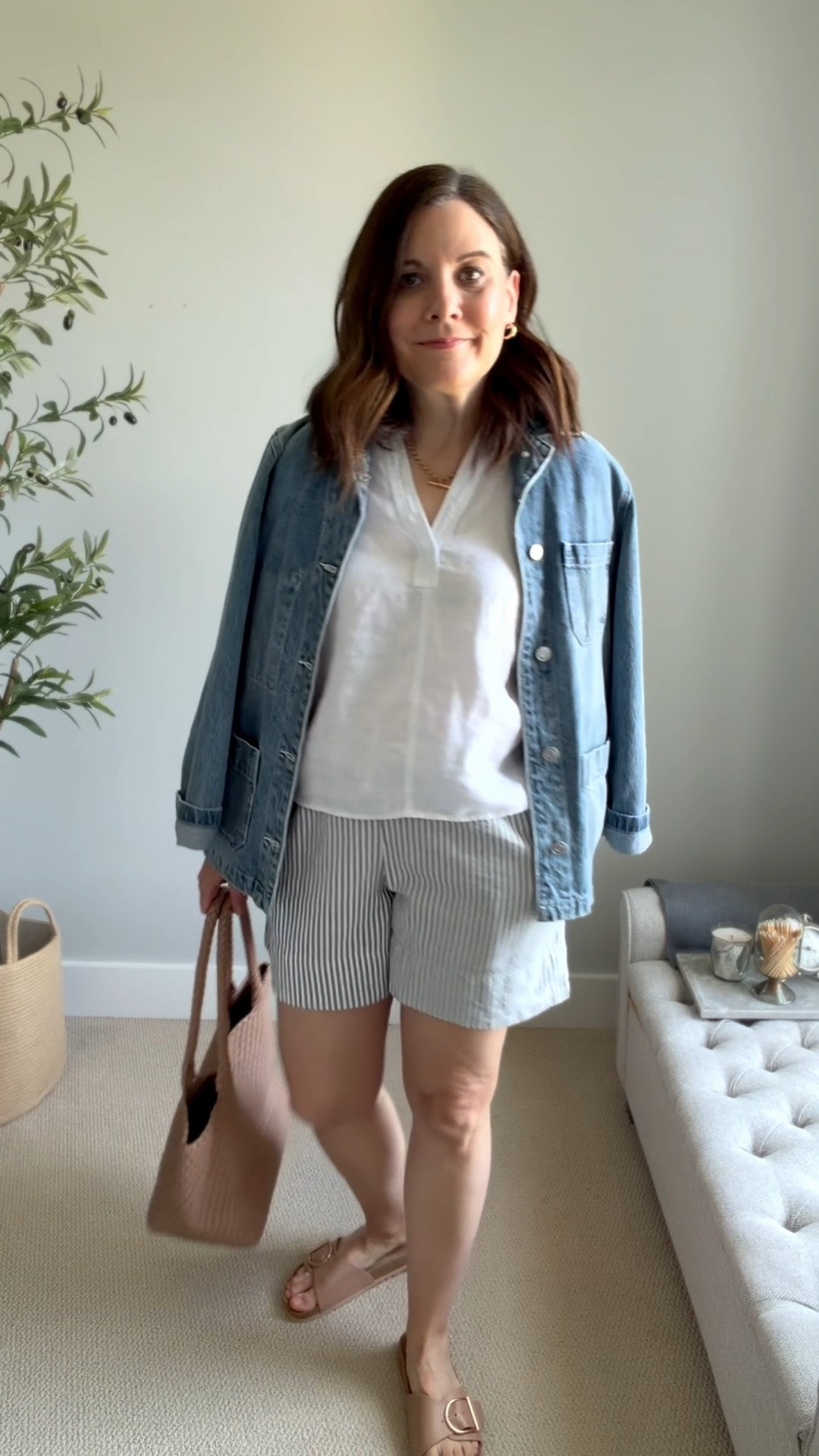 Today’s comfortable yet polished lunch outfit from my belly-friendly summer capsule wardrobe. I’m wearing a medium in the shorts, top, and jacket. All pieces fit true to size. ￼

#LTKOver40