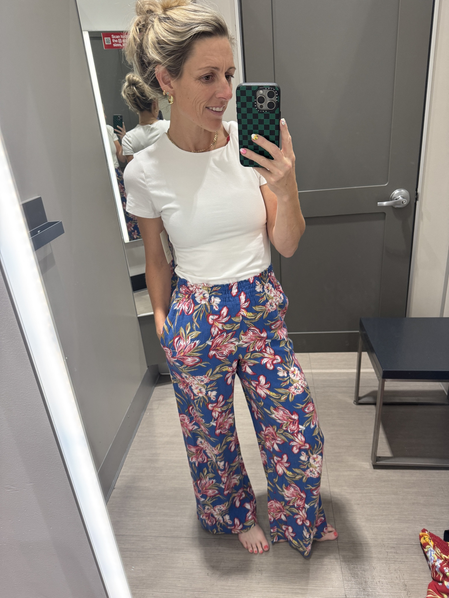Floral pants and white tees, easy and affordable spring break vacation outfits from Target.

#BeachVacation #Resortwear #SpringBreak #SpringOutfits #TargetStyle #TargetFINDS @Target 
