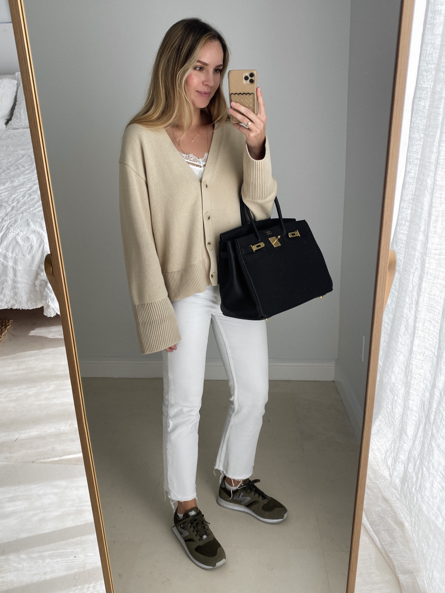 cardigan of dreams 💭

#LTKshoecrush #LTKitbag #LTKstyletip