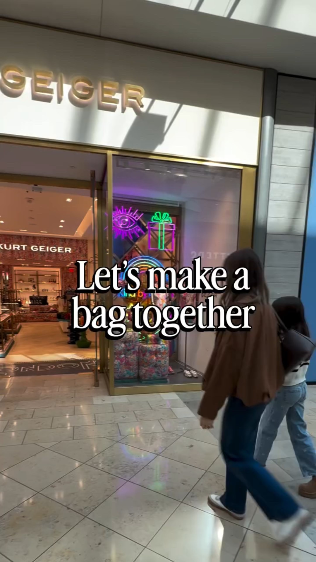 I had the best time creating my very own @kurtgeiger Kensington Bag at the @themallatmillenia 🤍 You can pick from so many different bases,flaps, chains and charms to create your #OneOfaKind bag. 😍 Such a fun experience! 

#kurtgeiger #holidaybag #holidaylook #giftideas