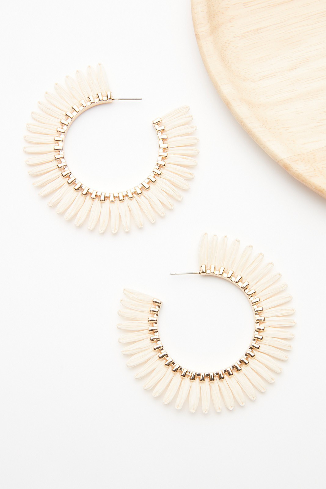 EVEREVE Ellen Raffia Hoop Earring | EVEREVE | Evereve
