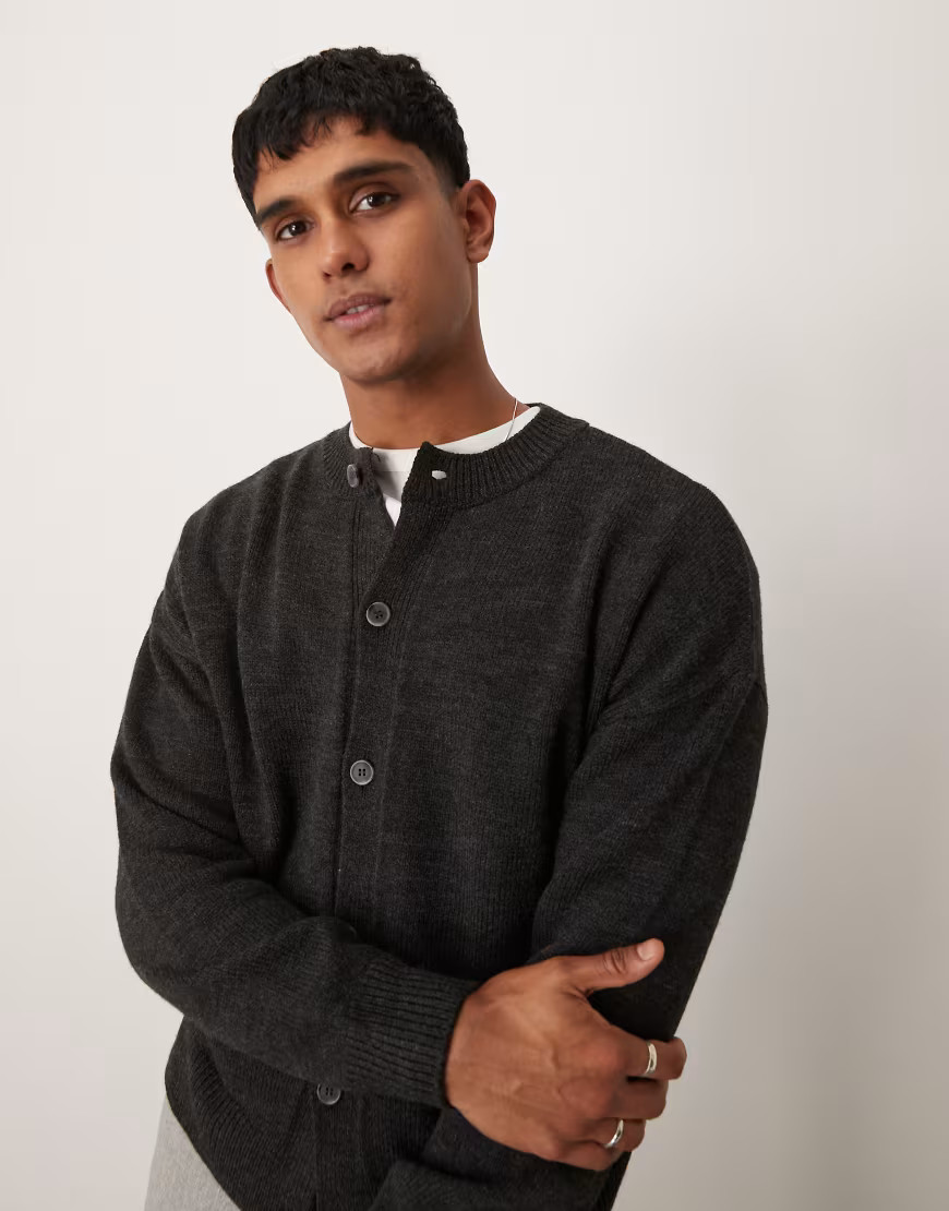 Cárdigan gris carbón jaspeado de corte cuadrado holgado con cuello redondo de punto de ASOS DESIGN | ASOS (Global)