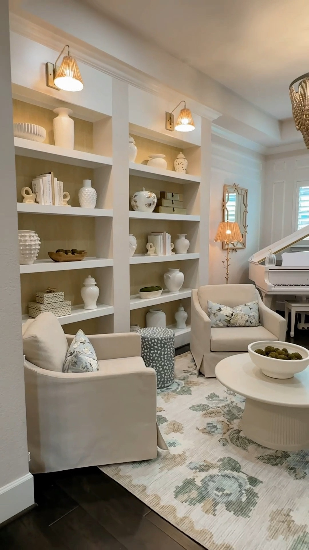 Finally got the wallpaper up in the sitting room and I’m obsessed with my new rug. It is 8 x 10.