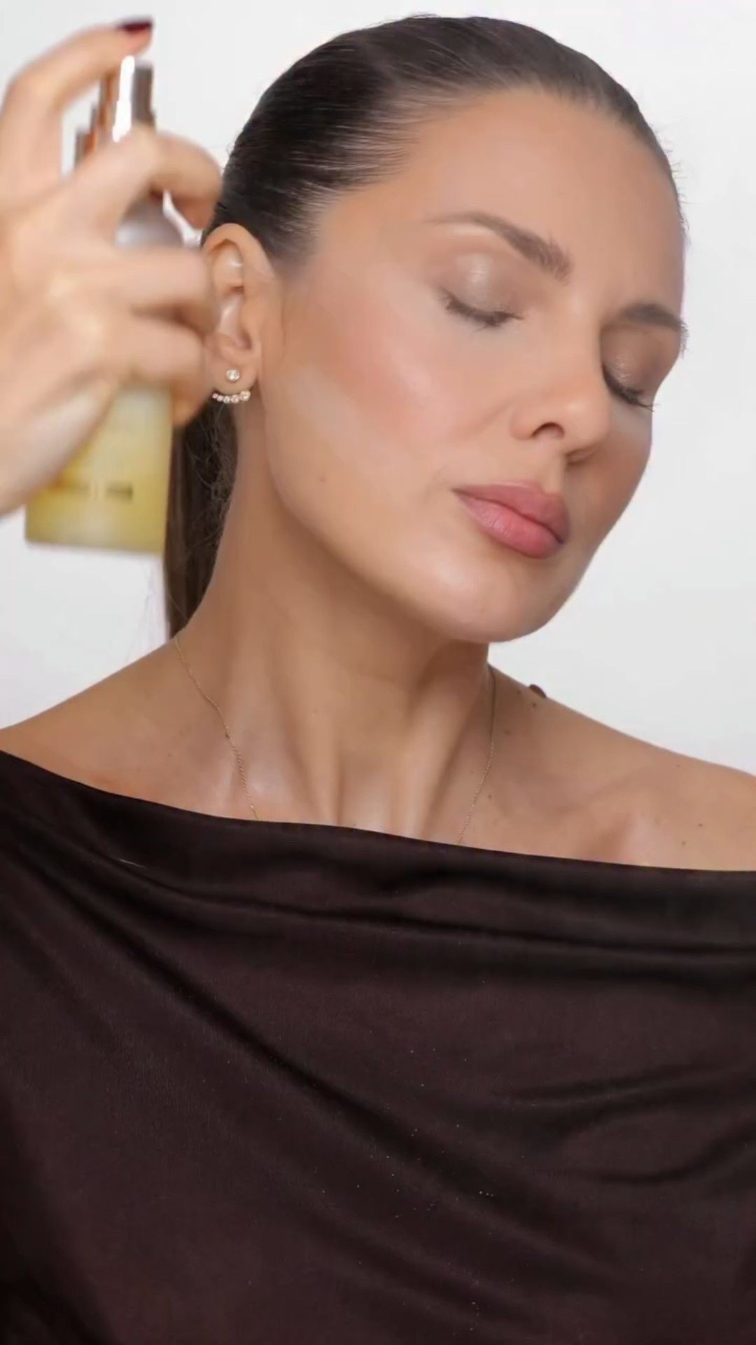 This one goes out to all of my powder lovers. The D’Alba First Spray Serum melts powder right into the skin for that luminous, long-lasting glow.+ They’re currently on sale starting from $18 only during Black Friday on Amazon! Go get it now and use my code ANDREEADALBA for additional 5% off on top of the discounted price for all products! #dalba #blackfriday #dalbafirstspray #amazonfinds AD