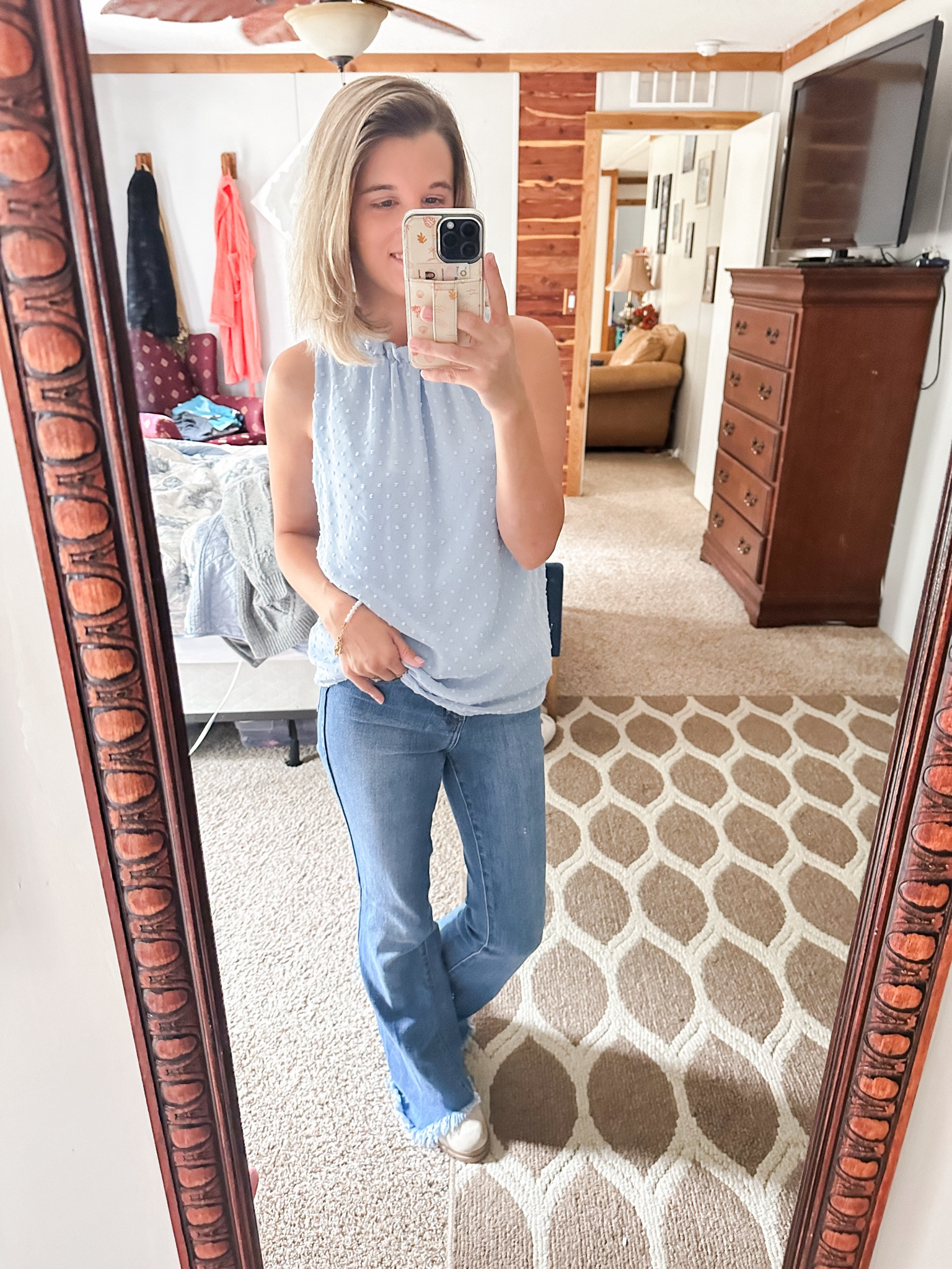 It’s that season to wear jeans more often than shorts! 

#LTKWorkwear #LTKFindsUnder100 #LTKStyleTip