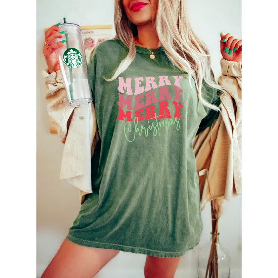 Christmas Comfort Color Shirt Merry Christmas Shirt Retro - Etsy | Etsy (US)