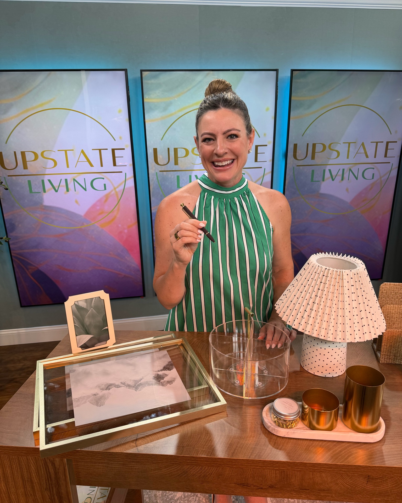 Anne’s finds: Office refresh edition! Sharing all my gorgeous finds for decorating my desk at Upstate Living 🤍 used my laptop stand as the muse for everything else including a polka dot lamp!

#LTKHome #LTKdayinmylife