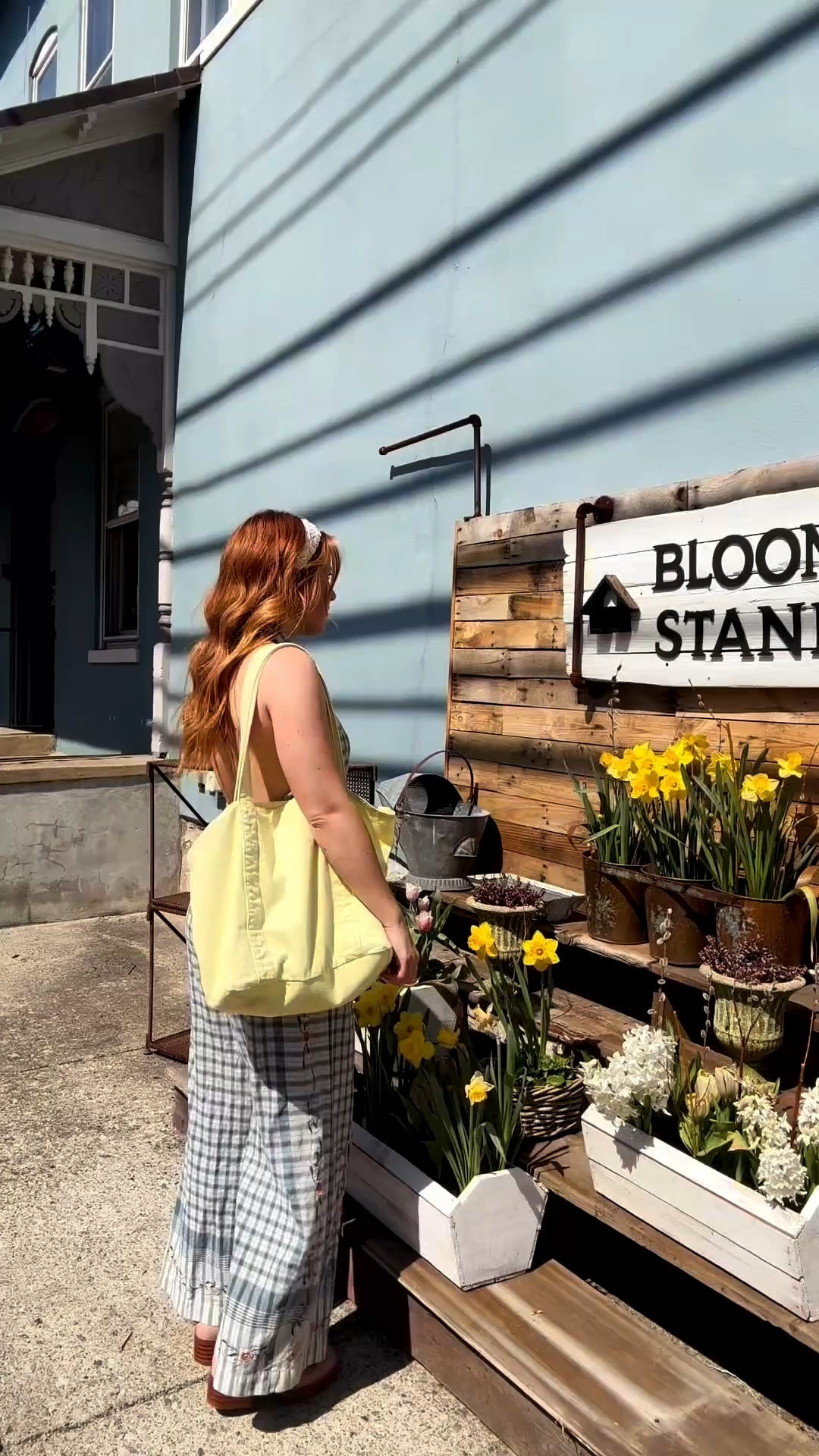 When the sunshine FINALLY makes her appearance. You go to the bloom stand and take pics..

#LTKFestival #LTKdayinmylife #LTKootd