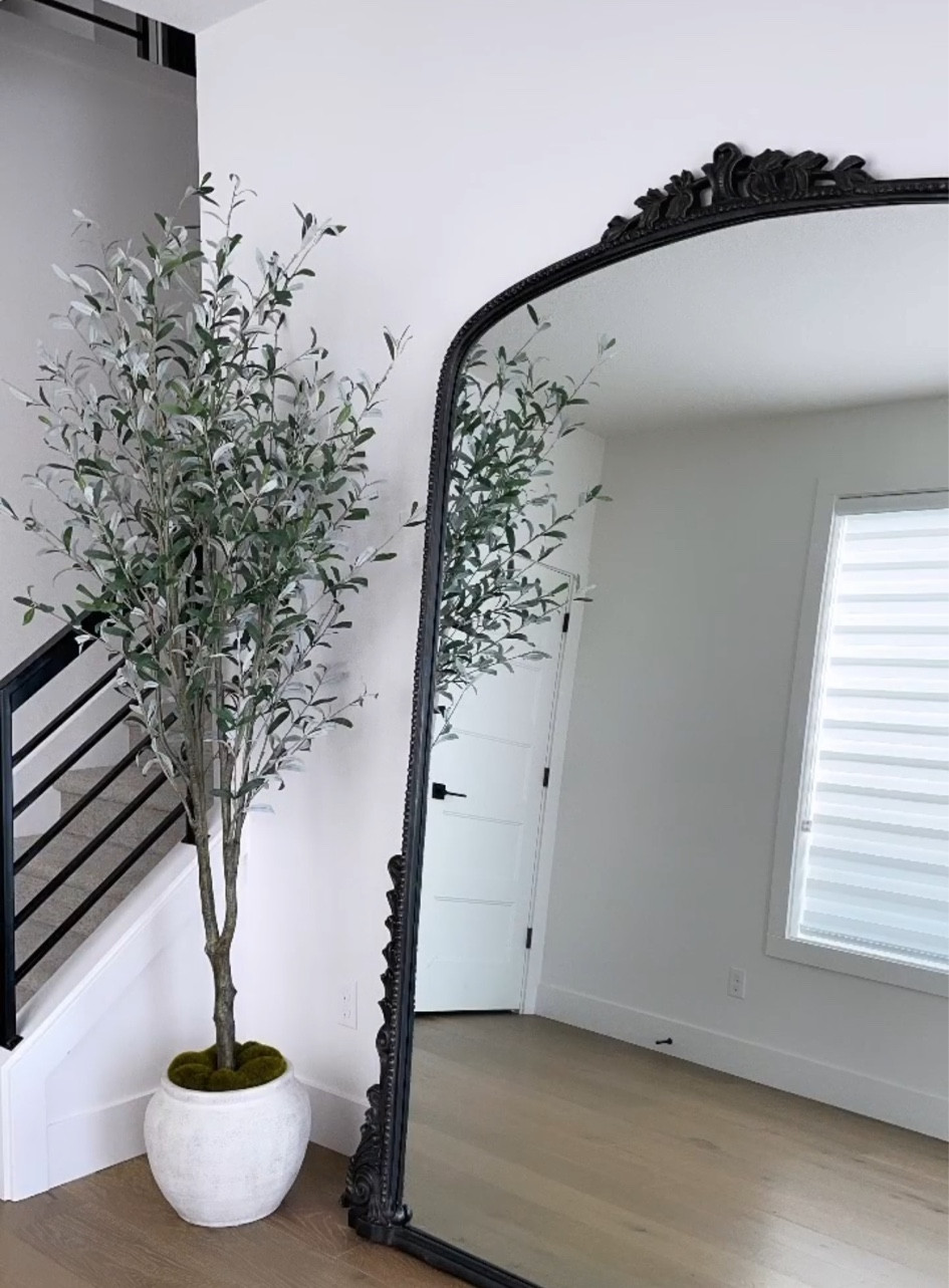 Always am getting asked where my faux olive tree is from ! Love that it comes with the ceramic base with the moss! This tree can also be nicely fluffed and larger looking, up to your liking 

#LTKhome