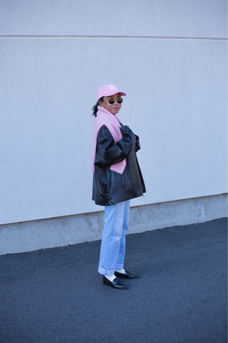 -Jacket and jeans are vintage, but linked similar. 
-Sweater is old, but linked similar
-Shoes are true to size
-Hat is from the Museum of the Moving Image

#LTKSeasonal #LTKfindsunder100 #LTKstyletip