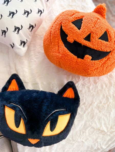Halloween pillows 







Halloween , Halloween pillows , pumpkin pilllw , Halloween decor #LTKHalloween , target style , target home decor , target finds 

#LTKSeasonal #LTKhome #LTKunder50