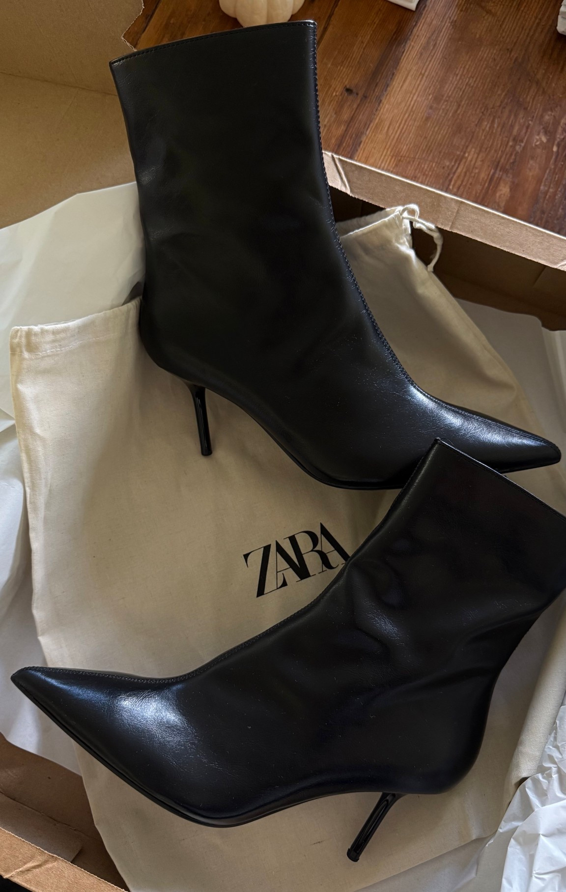 THE fall boot 😍 runs tts and so comfortable 

#LTKSeasonal #LTKStyleTip #LTKFindsUnder100