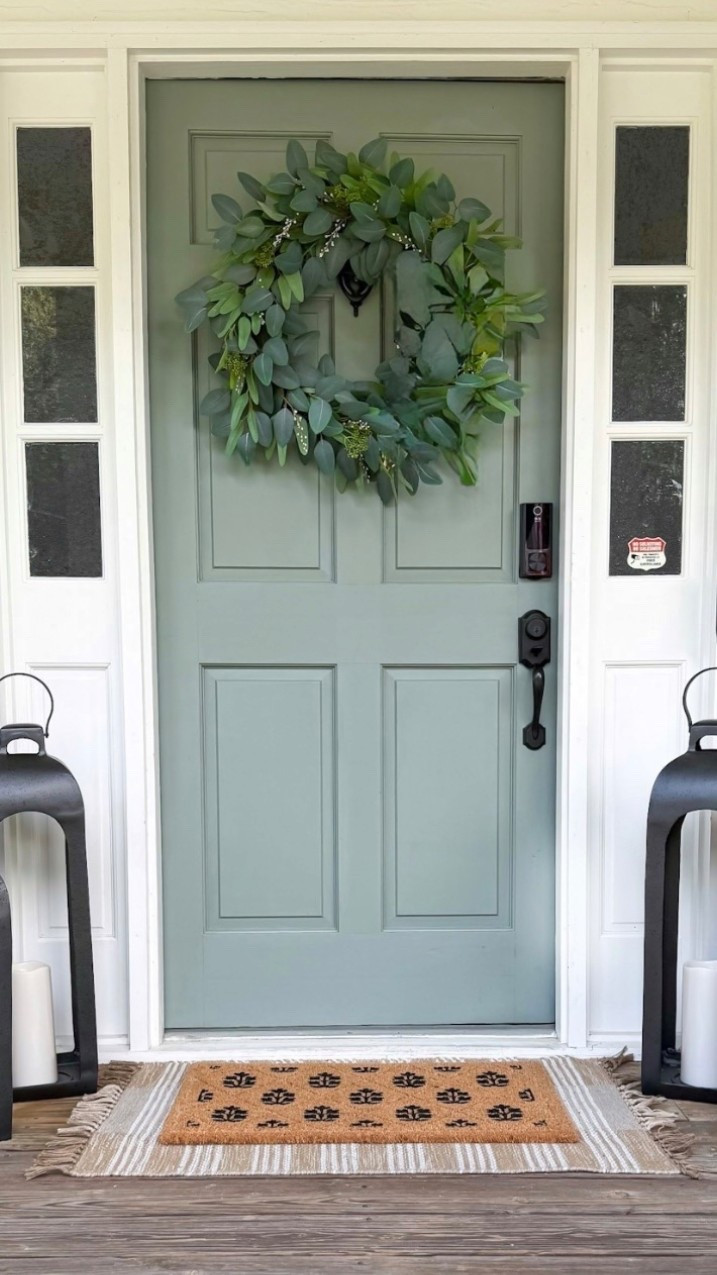 block print door mat 
Has a diamond design with classic black block print leaf pattern  

#LTKSeasonal #LTKHome #LTKSaleAlert