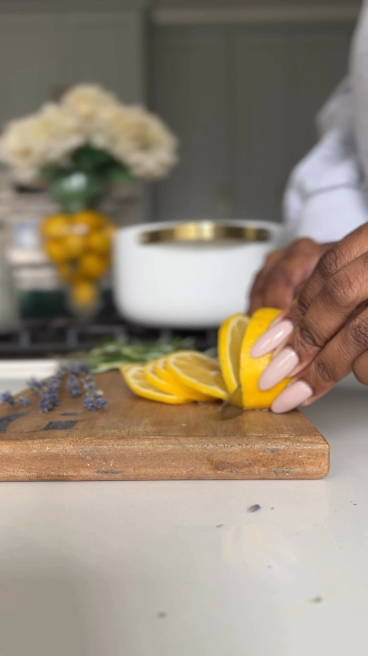 Spring Simmer Pot:
Lavender
Rosemary
Sliced lemon

Spring decor, spring home, Easter, simmer pot, kitchen, home decor

#LTKHome #LTKSeasonal #LTKWatchNow