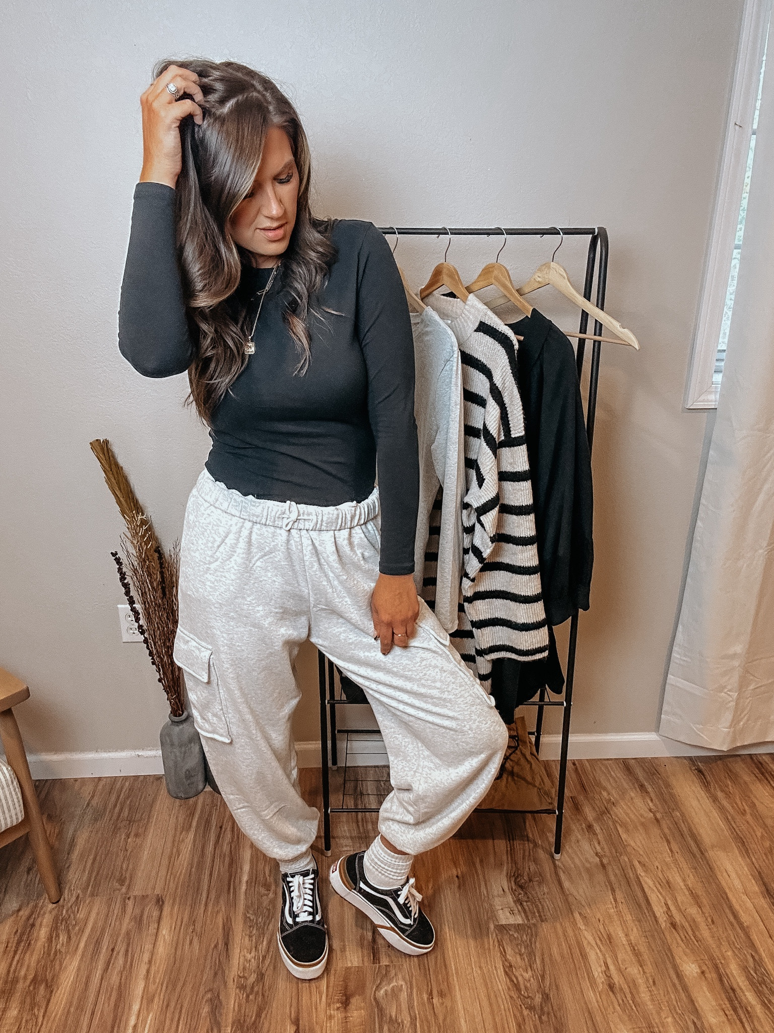 Women’s Abercrombie cargo sweatpants
TTS large
Super soft!! 
+ long sleeve tuckable baby tee - tts large 

#LTKfindsunder50 #LTKfindsunder100 #LTKstyletip