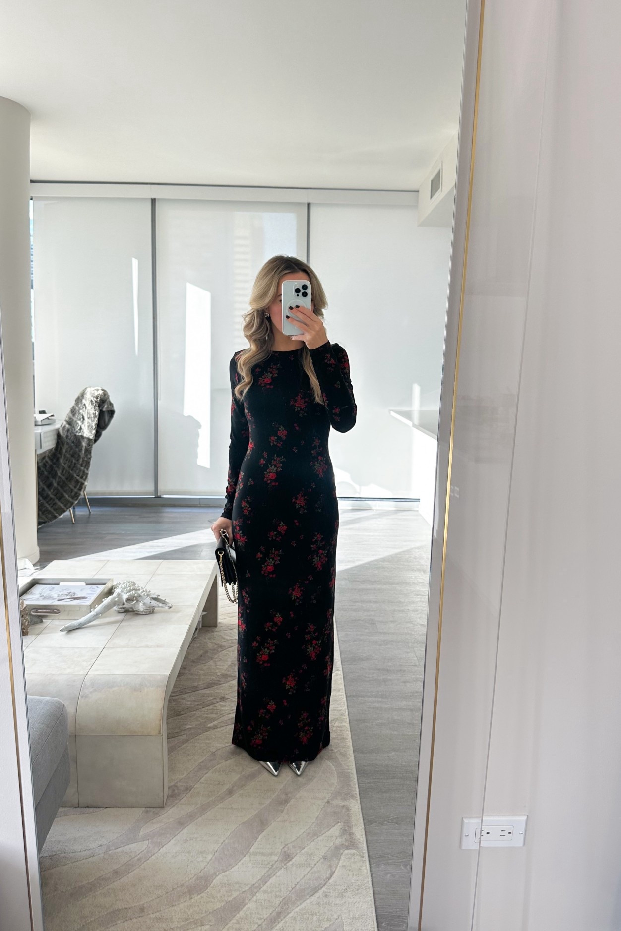 Chicago: Daily Outfit 
winter dinner outfit 



ootd style fashion, women’s outfit, women’s winter outfit, going out outfit, cold weather look, reformation, long sleeve maxi dress 

#LTKWedding #LTKootd #LTKHoliday