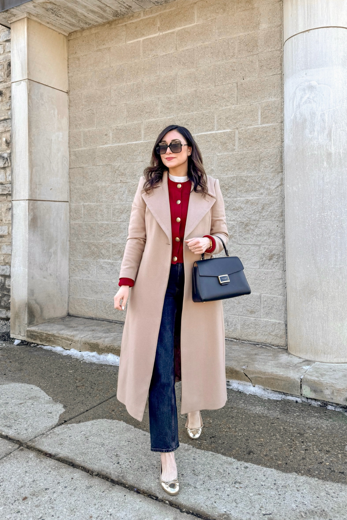 Classic winter outfit ❤️🤎🖤

Camel coat 
Red cardigan size small, TTS
Black jeans size 27 curve love long length,  TTS
Gold ballet flats size 6.5, sized down half size 

Winter style 
Classic outfit 
Smart casual 
Real outfit 
Casual outfit 
Weekend outfit 
Everyday outfit 


#LTKStyleTip #LTKShoeCrush #LTKSeasonal