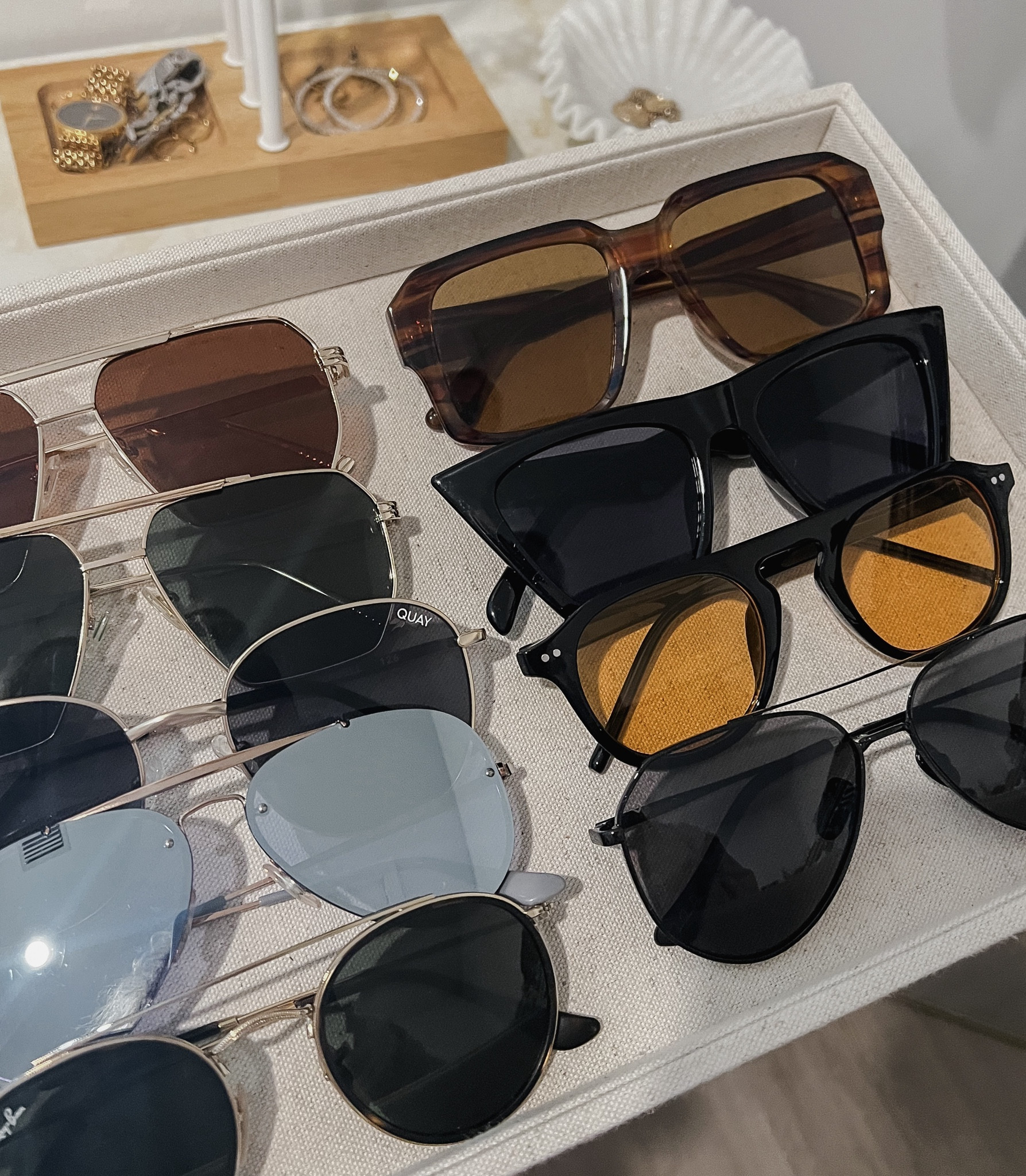 Tray organizer, display tray, closet organization, organization 


#amazon 

#LTKHome