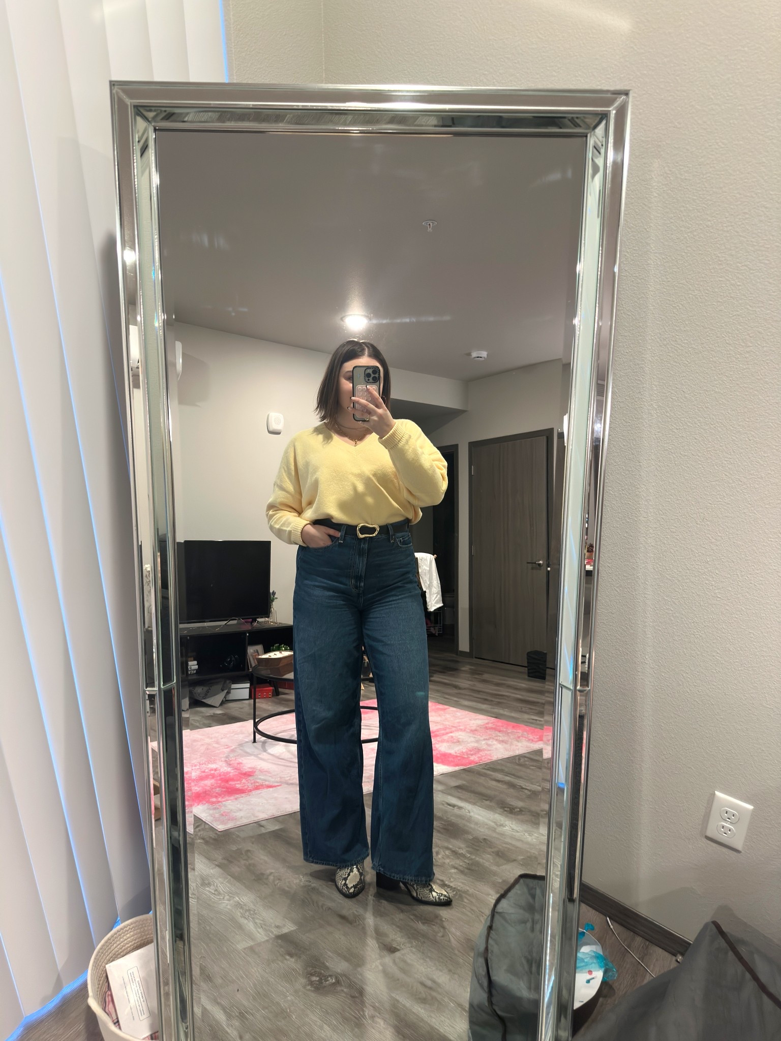 How to wear a butter yellow sweater to the office this fall! I loved this for meetings and coffee 💛

I’m wearing a M sweater, size 31 jeans, size L belt, and size 9 boots 

#LTKWorkwear #LTKFindsUnder100 #LTKMidsize