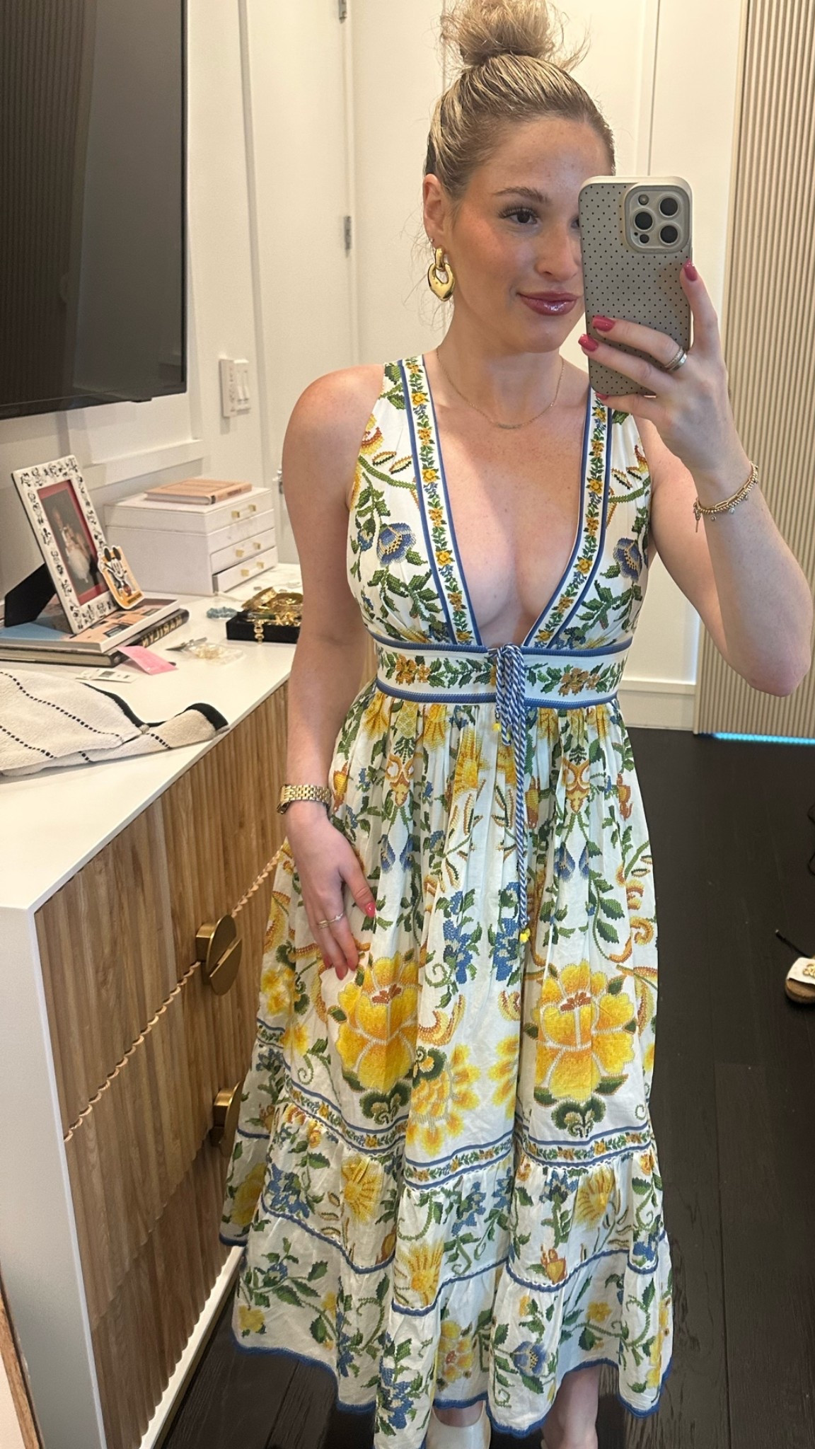 The dress that makes every dinner feel like you’re in Positano🤩

#LTKSeasonal #LTKootd #LTKdayinmylife