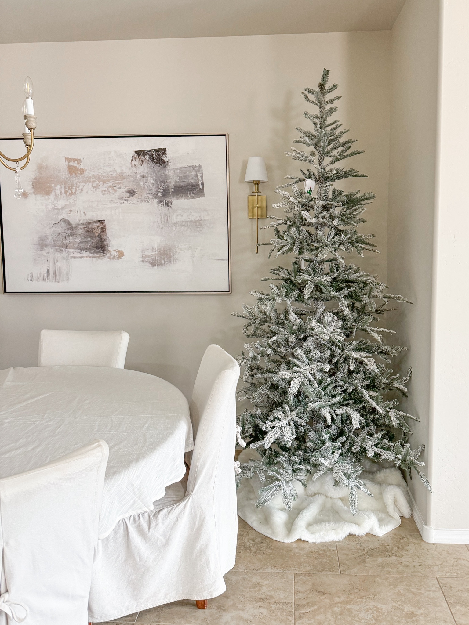 Look who’s coming to dinner!! A gorgeous Christmas Tree that makes a statement all by itself!


#LTKHome #LTKHoliday #LTKSeasonal