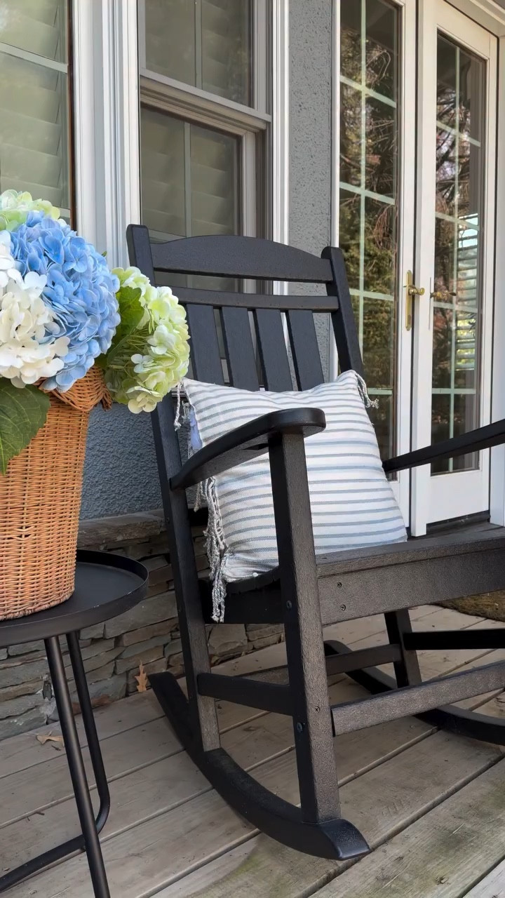 There’s something about this time of year that invites us back outside, even if it’s just a few square feet. A small seating upgrade can completely shift how a space lives. Get yourself a simple seating corner and suddenly it’s where mornings begin, afternoons unfold, and evenings stretch a little longer.

All made easy with @wayfair as their outdoor selection makes it simple to create something that feels both effortless and considered, no matter the size of your space. Comment SHOP and I’ll send over the links to the chairs and table.

#wishyouwerehere #outdoor #Wayfair #ad #WayfairPartner

https://liketk.it/61dqB