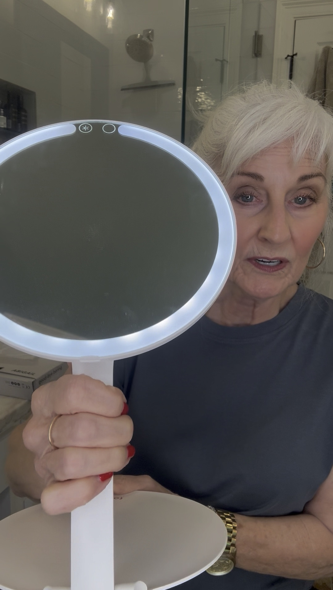 The best travel makeup mirror ever!   Rechargeable, foldable, dimmable, large mirror. Amazon find!


#LTKFindsUnder50 #LTKBeauty #LTKTravel