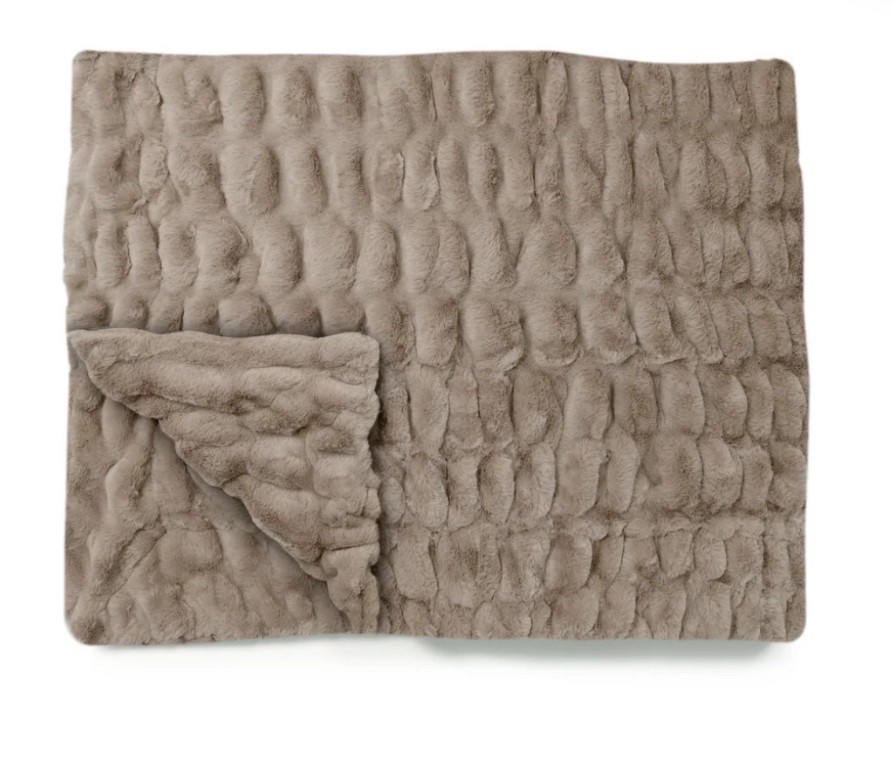 We love our Lola Blankets sooooo much! We have the weighted and non weighted! They are both great and it’s just your personal preference. The non weighted seem bigger to me. We currently have 3 and I want this desert dune color for our family room. I’m OBSESSED with them!!!!!! Use code WINTER45 for 45% off 

#lolablanket #lolablanketsale #comfy #cozy #sale #obsessed #homedecor #myfavoritethings 

#LTKselfcare #LTKSaleAlert #LTKmomlife