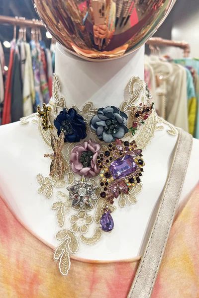 Queen Victoria Pinned Necklace | Aratta LLC