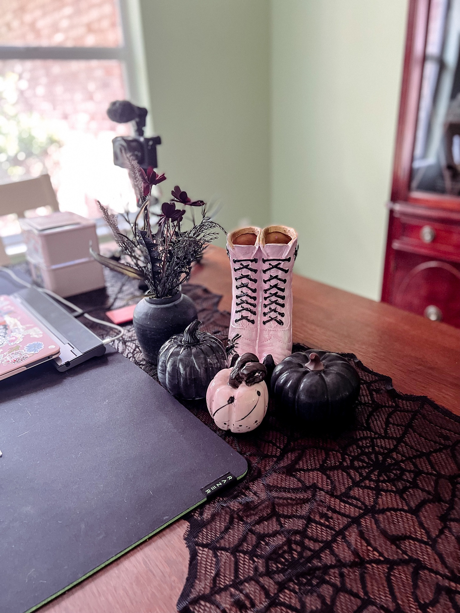 My makeshift office is spooky season ready 

#LTKHalloween #LTKhome #LTKSeasonal