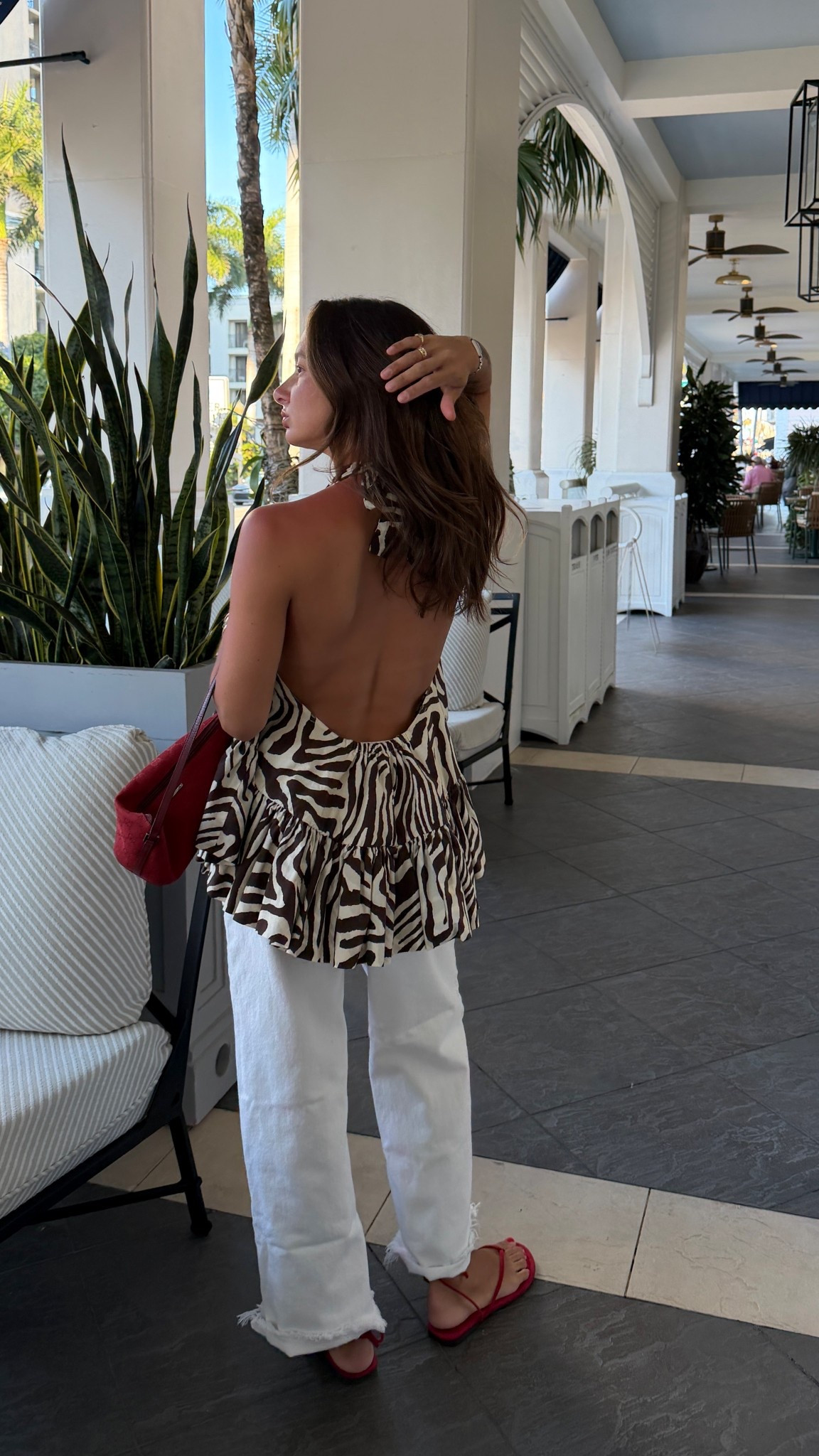 XS in this top! It was on sale on Revolve so maybe keep an eye! 24 in Parke jeans and the Abercrombie pair is veryyyy similar