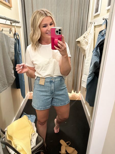 Loved these shorts from Madewell. They have such a great fit and I love the flat front with no pockets. Easy to dress up a little. Wearing a 28 



#LTKFindsUnder100 #LTKSaleAlert #LTKxMadewell