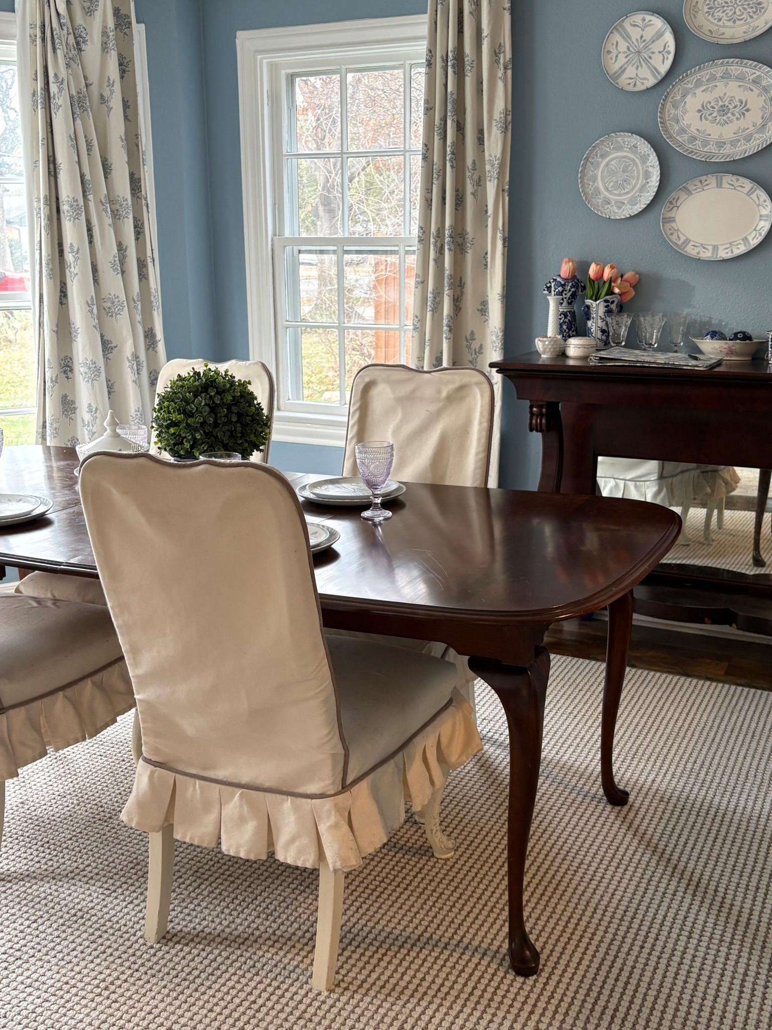 @twopagescurtains makes hosting in my dining room a little more chic #twopageshome #twopagescurtains 

use my code VICTORIAMATHEWS for 24% off

#hosting #cozyhome #cottagecore

#LTKHome