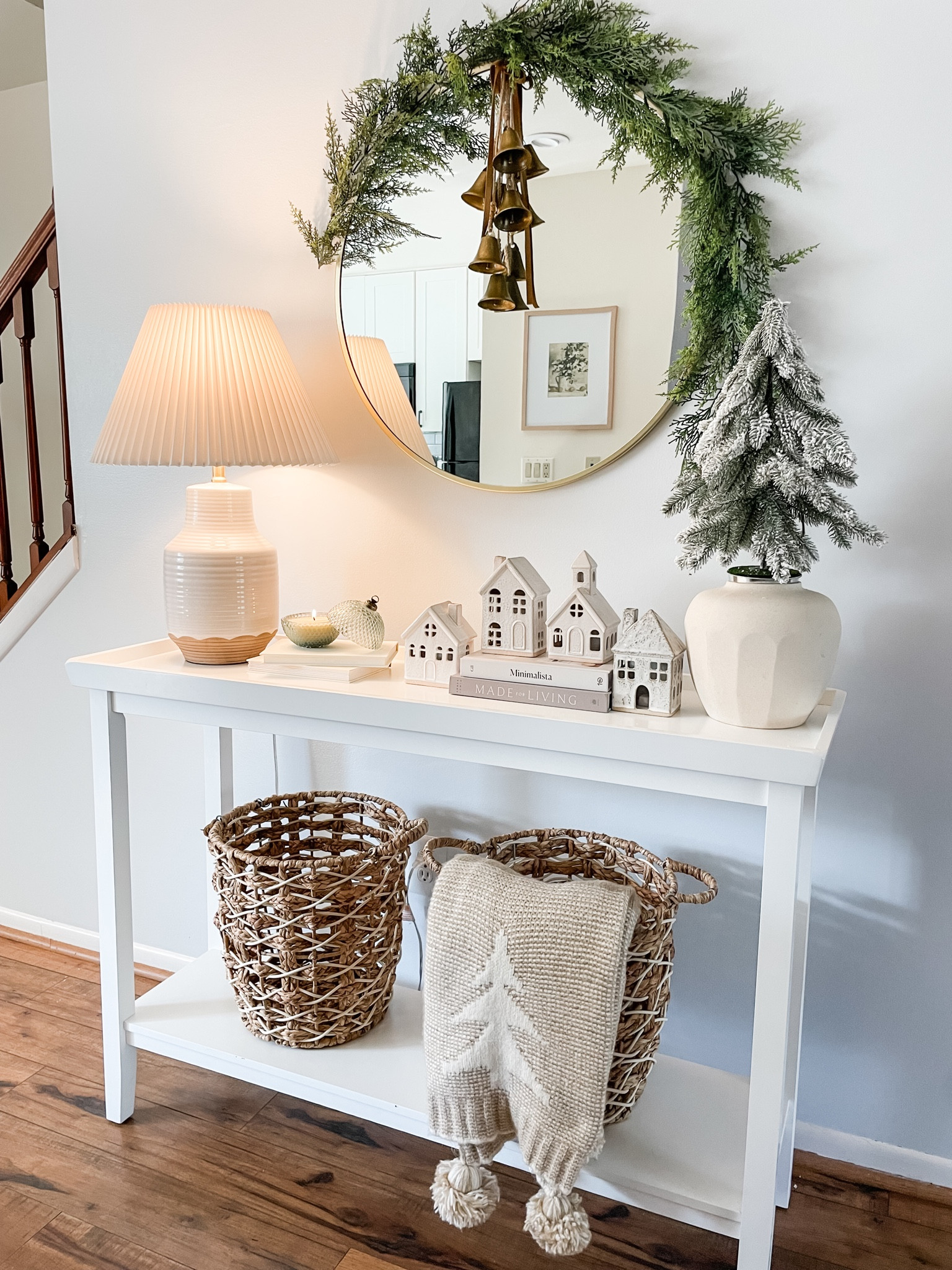 Christmas Console Table Styling 🎄

#LTKhome #LTKHoliday