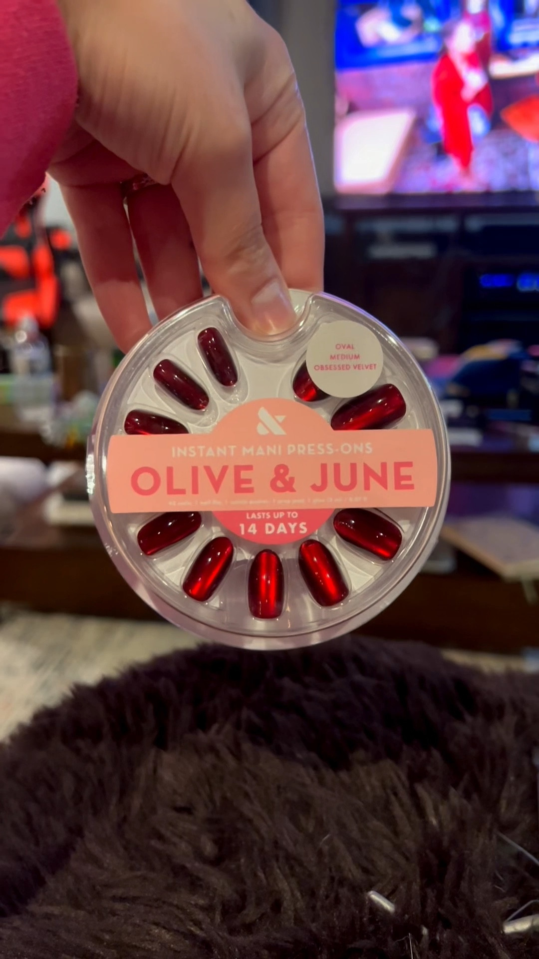 New set of nails! 💅🏻 #pressonnails #rednails #target

#LTKBeauty #LTKStyleTip