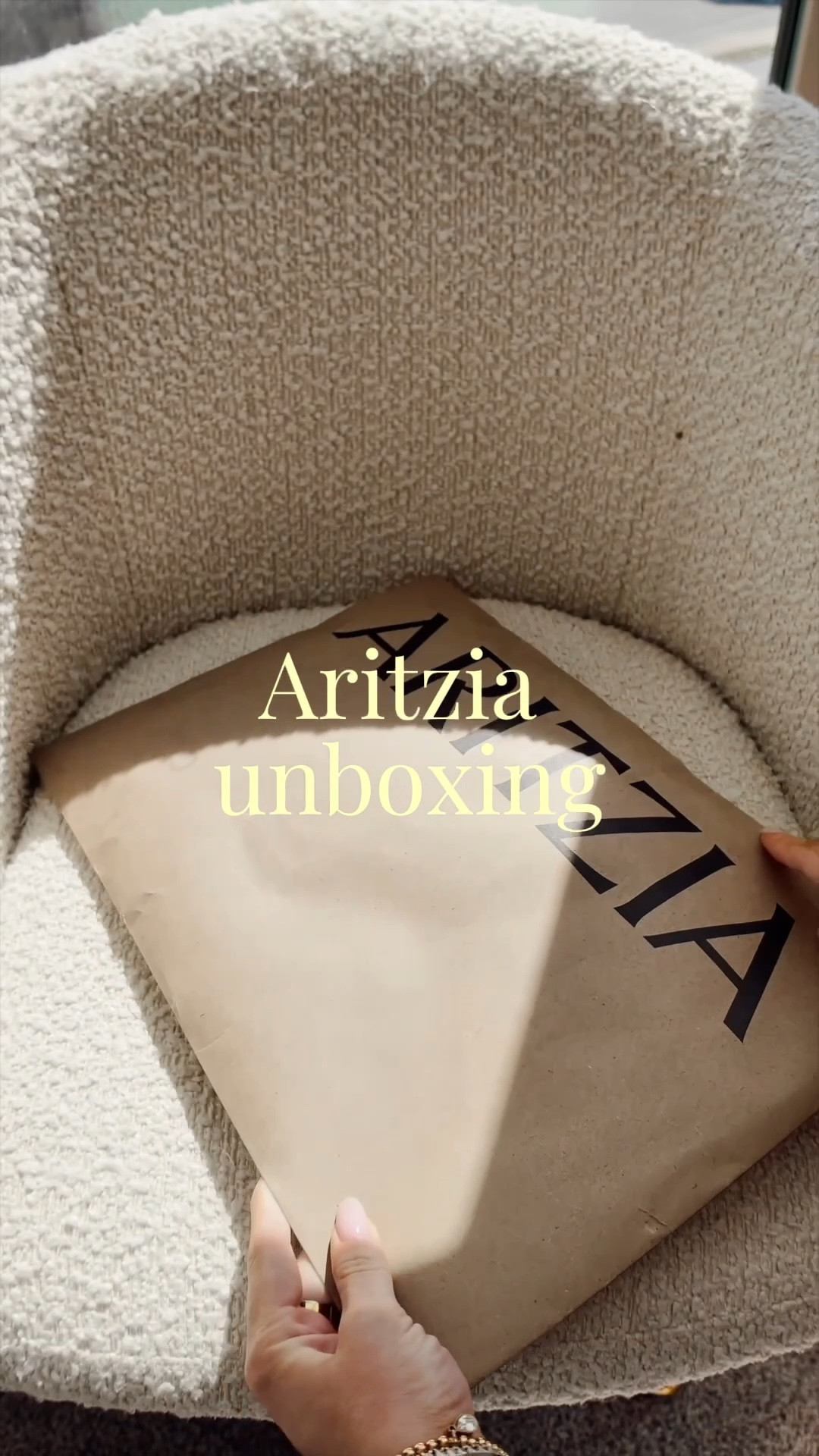 Obsessed w Aritzia’s cashmere lately 💛 I got this top in an XS! 

#LTKSeasonal #LTKU #LTKWorkwear