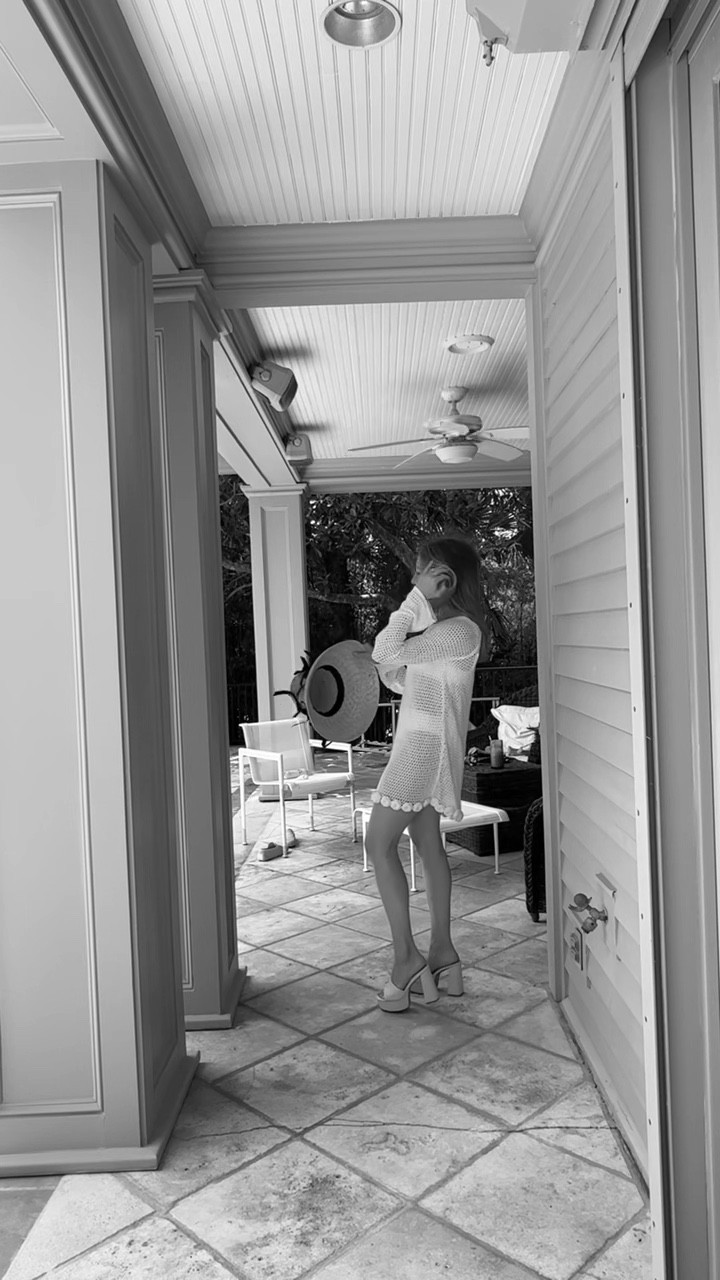 Pool outfit from yesterday! Been loving this chic Mango coverup this Summer! 