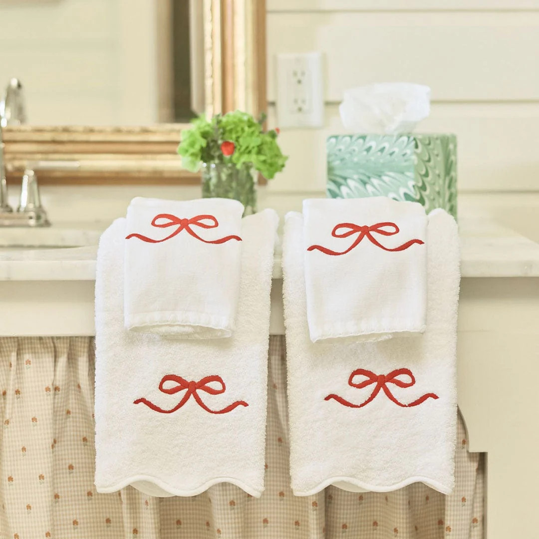 Red Bow Scallop Bath Hand Towels | Weezzie | Weezie Towels