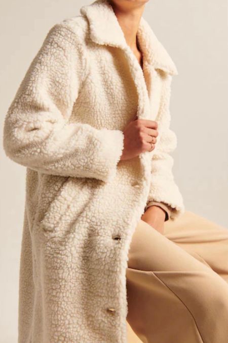 Sherpa coat
Coat
Abercrombie 
#LTKxAF #LTKHoliday #LTKSeasonal