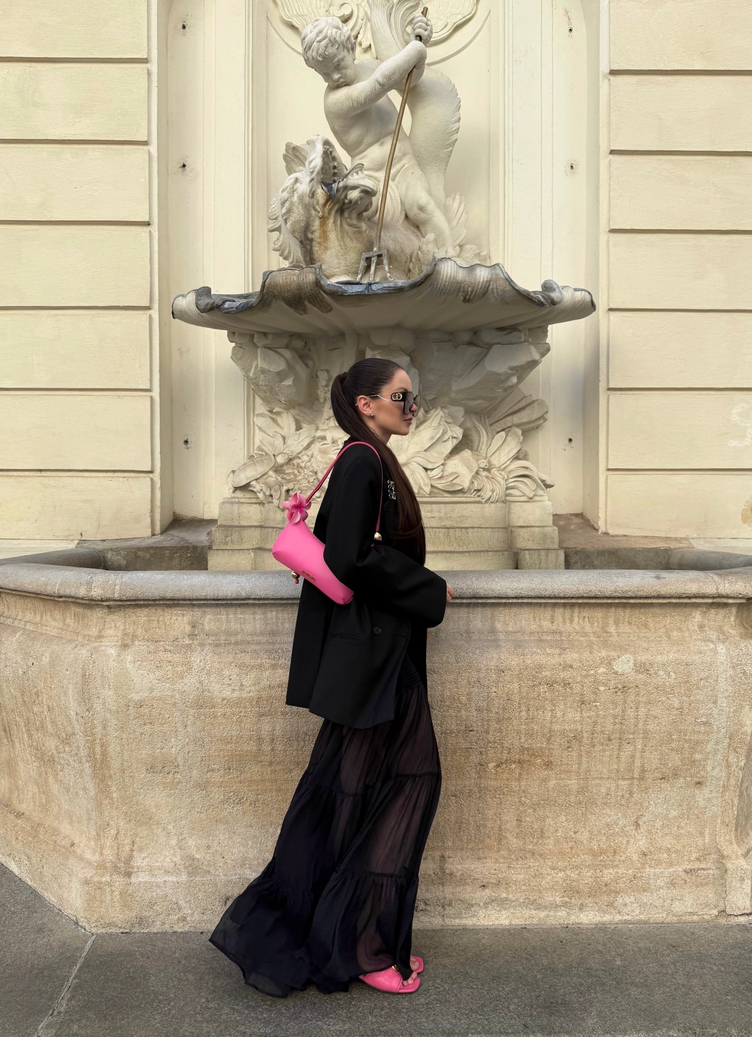 🖤

skirt, blazer, black blazer, oversized, overzised blazer, Jacquemus, late summer, pop of pink, maxi skirt, long skirt, autumn

#LTKeurope #LTKstyletip #LTKbag