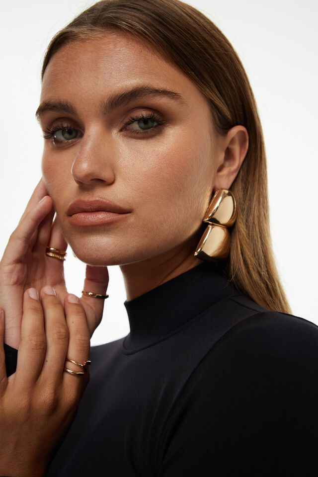 Oversized Double Trapezoid Earrings | Dynamite Clothing