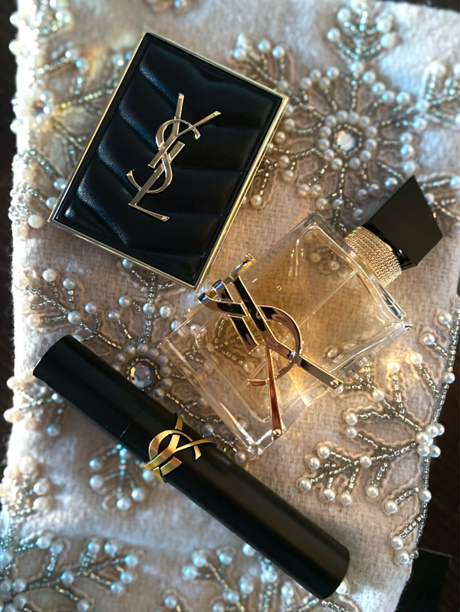 Stocking stuffer fave 😍✨

YSL beauty, makeup, eye shadow, designer perfume, libre, mascara

#LTKBeauty #LTKGiftGuide #LTKSaleAlert