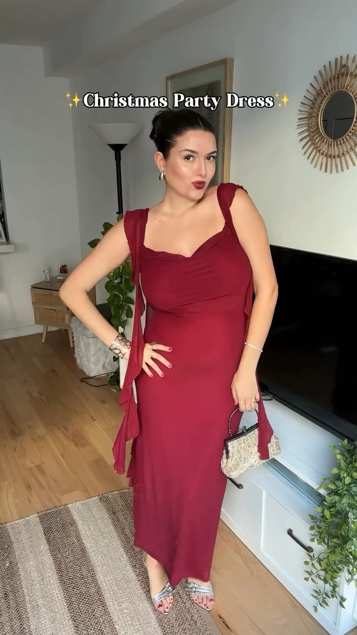 Amazon Christmas Party Dress Idea ✨🎄🎅

Can totally be a wedding guest dress OR A HOLIDAY PARTY DRESS 🤩🥳

#christmasdress #holidaydress #holidaydressing #christmasoutfit #christmaspartyoutfit #amazonfashion