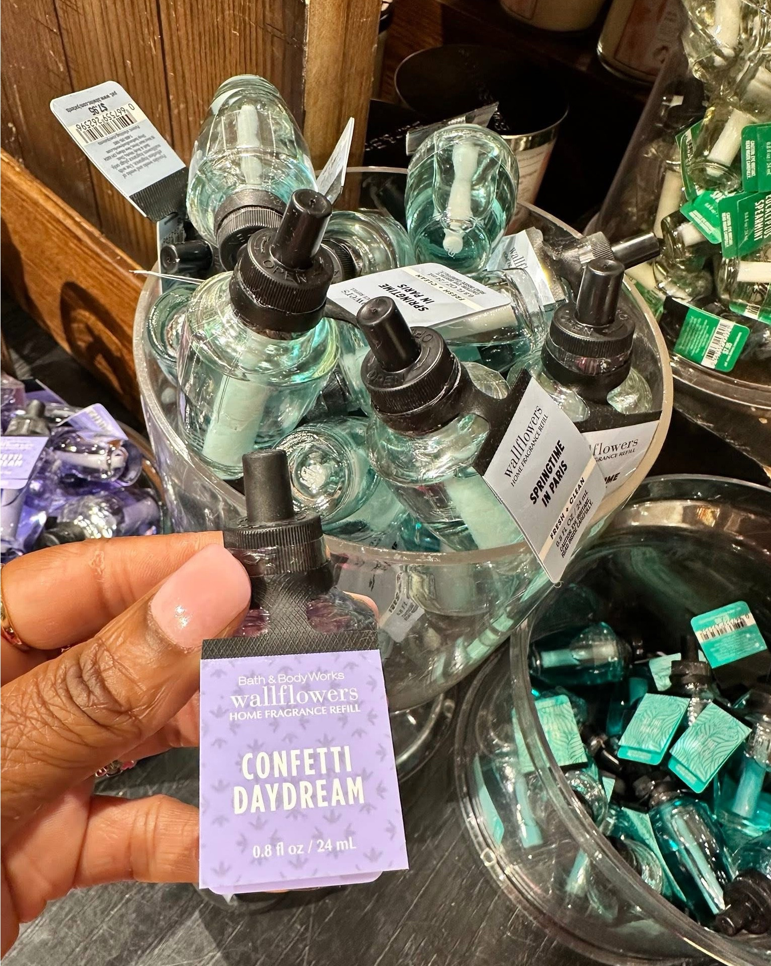 OMG! 🎉 Bath & Body Works Wallflowers are only $2.95 right now!!


#LTKSaleAlert