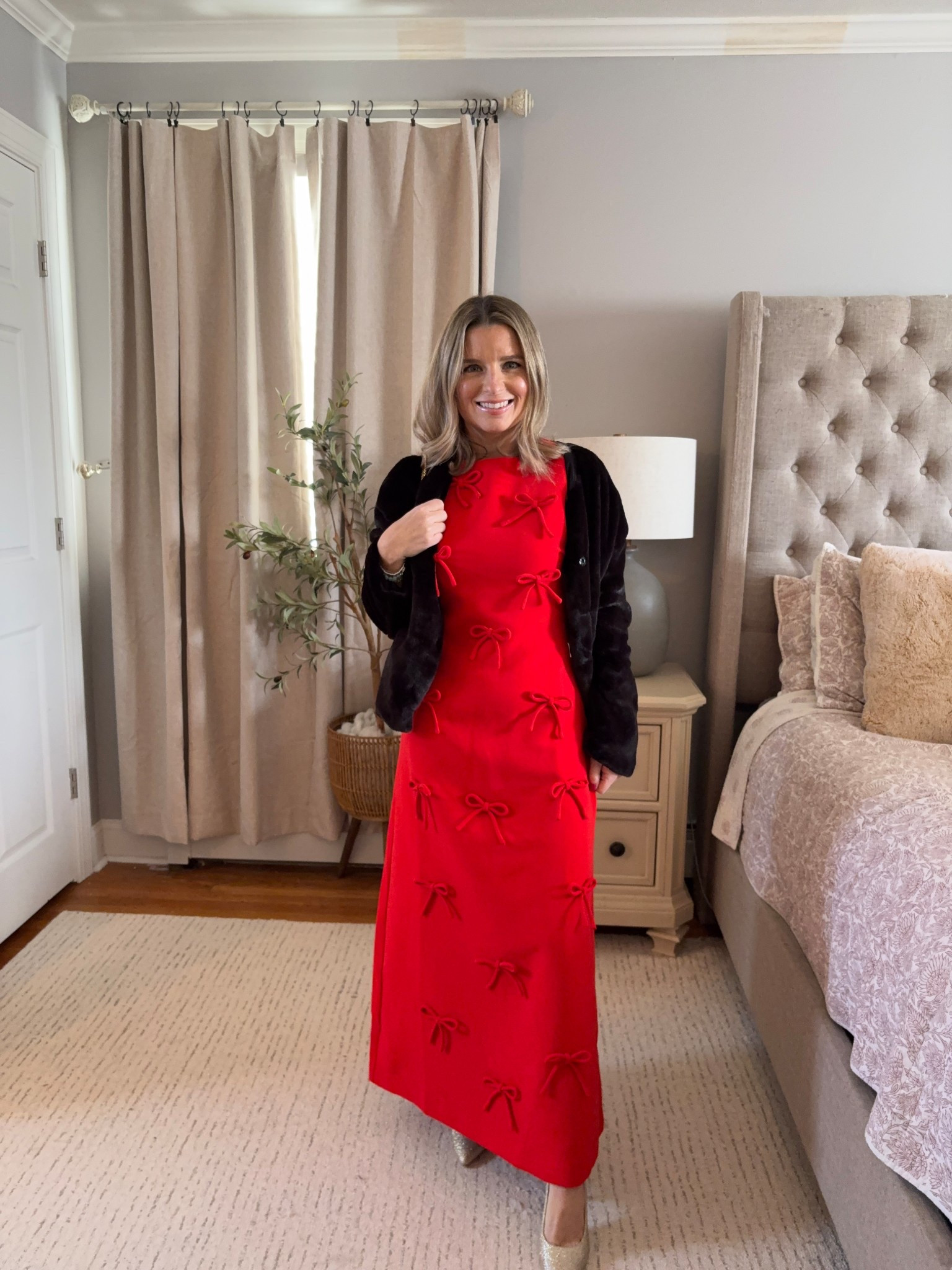 Holiday look with a black fur coat! Cutest! 

Wearing size xsmall in the dress! 

#LTKSeasonal #LTKPetite #LTKHoliday