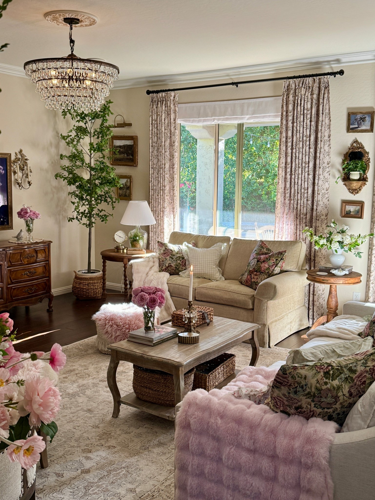 Pink cottage style living room 💕

Two Pages Sara Le pinch pleat curtains in Porcelain. Liz Linen Roman Shades in beige white 

Two Pages discount code: JOYFUL for 24% off

vintage style floral curtains, pink decor, curtains, custom curtains, Roman shades, neutral living room, modern cottage style 


#LTKHome